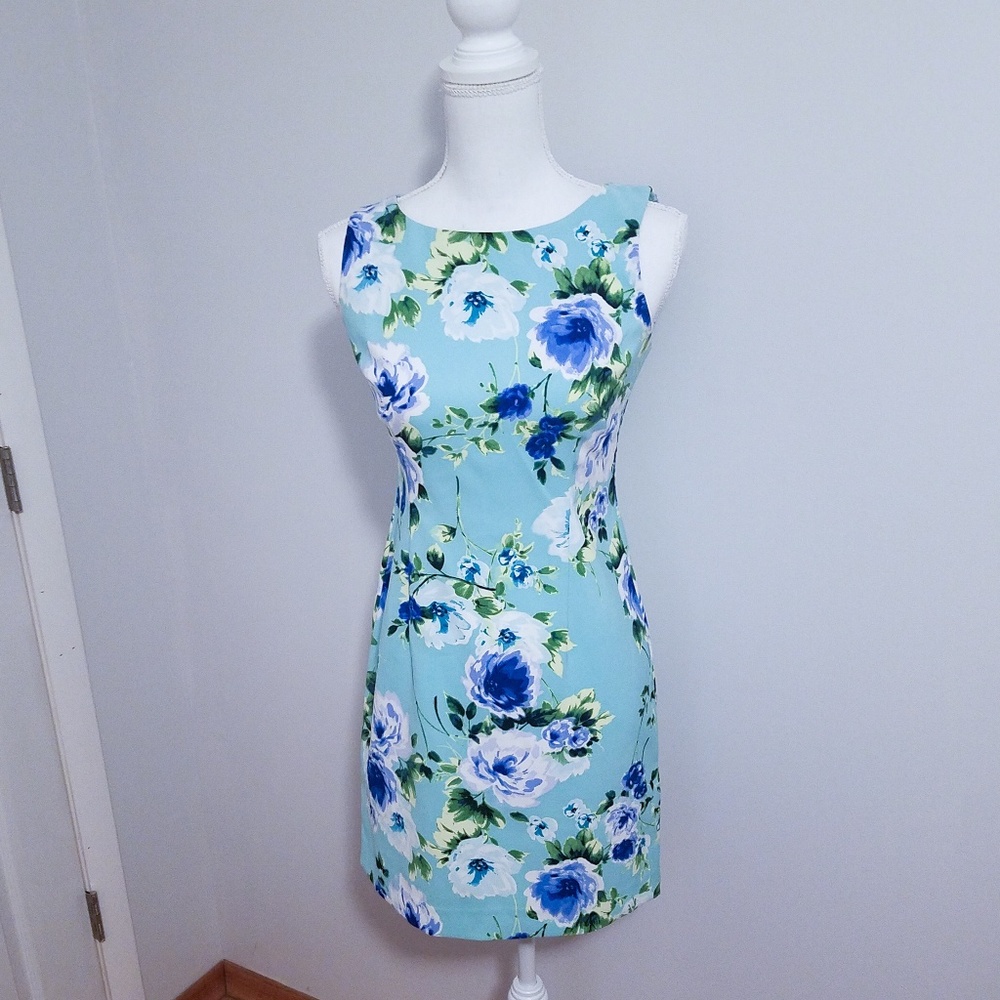 Stunning Floral Dress 💐